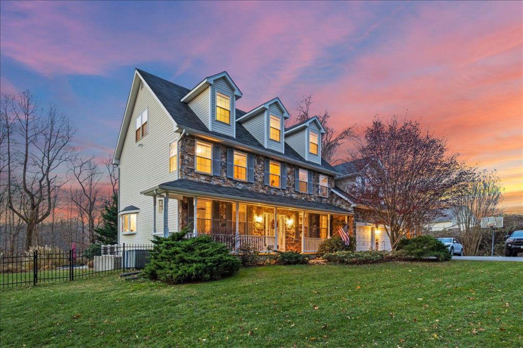 2949 Queensbury Dr-11